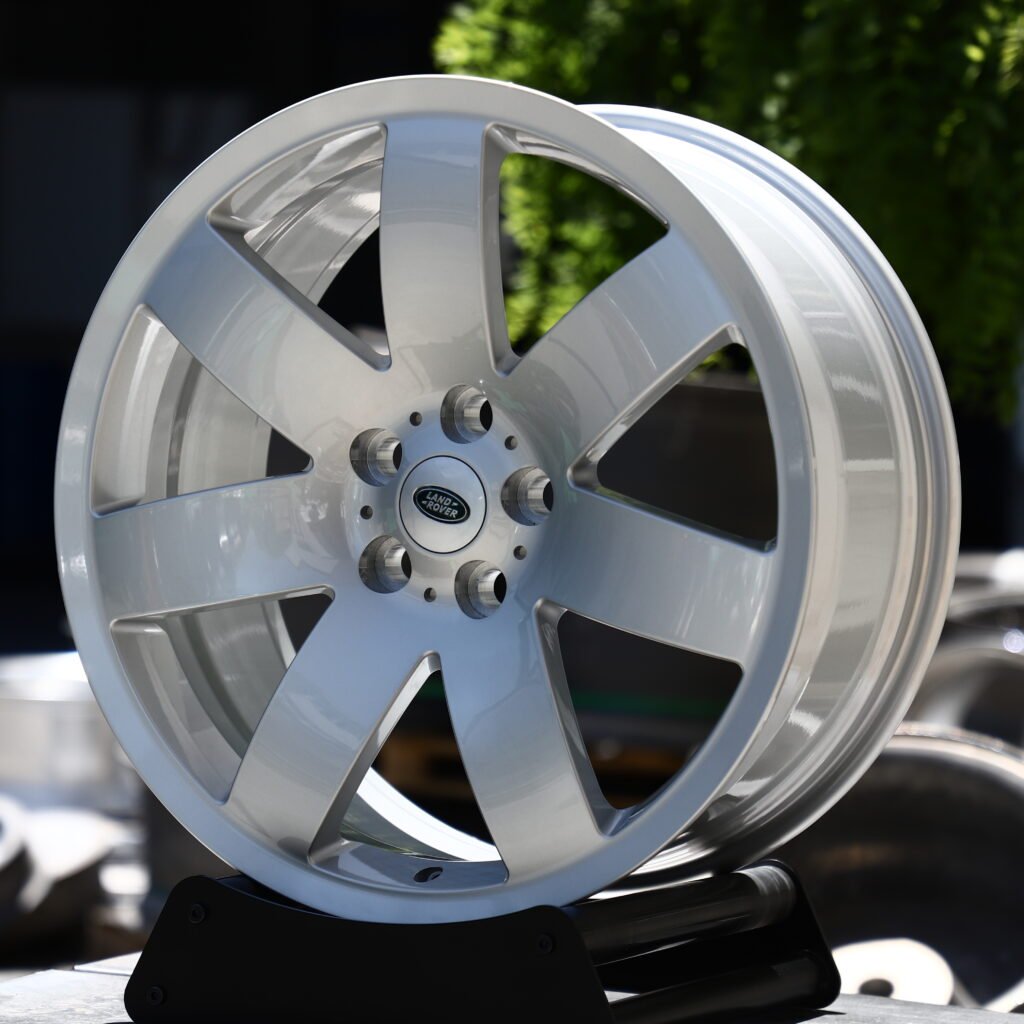 High-Gloss Silver 7-Spoke Forged Wheels – Land Rover Range Rover Sport SV Carbon Fitment (20-24in, 5x120) view 2