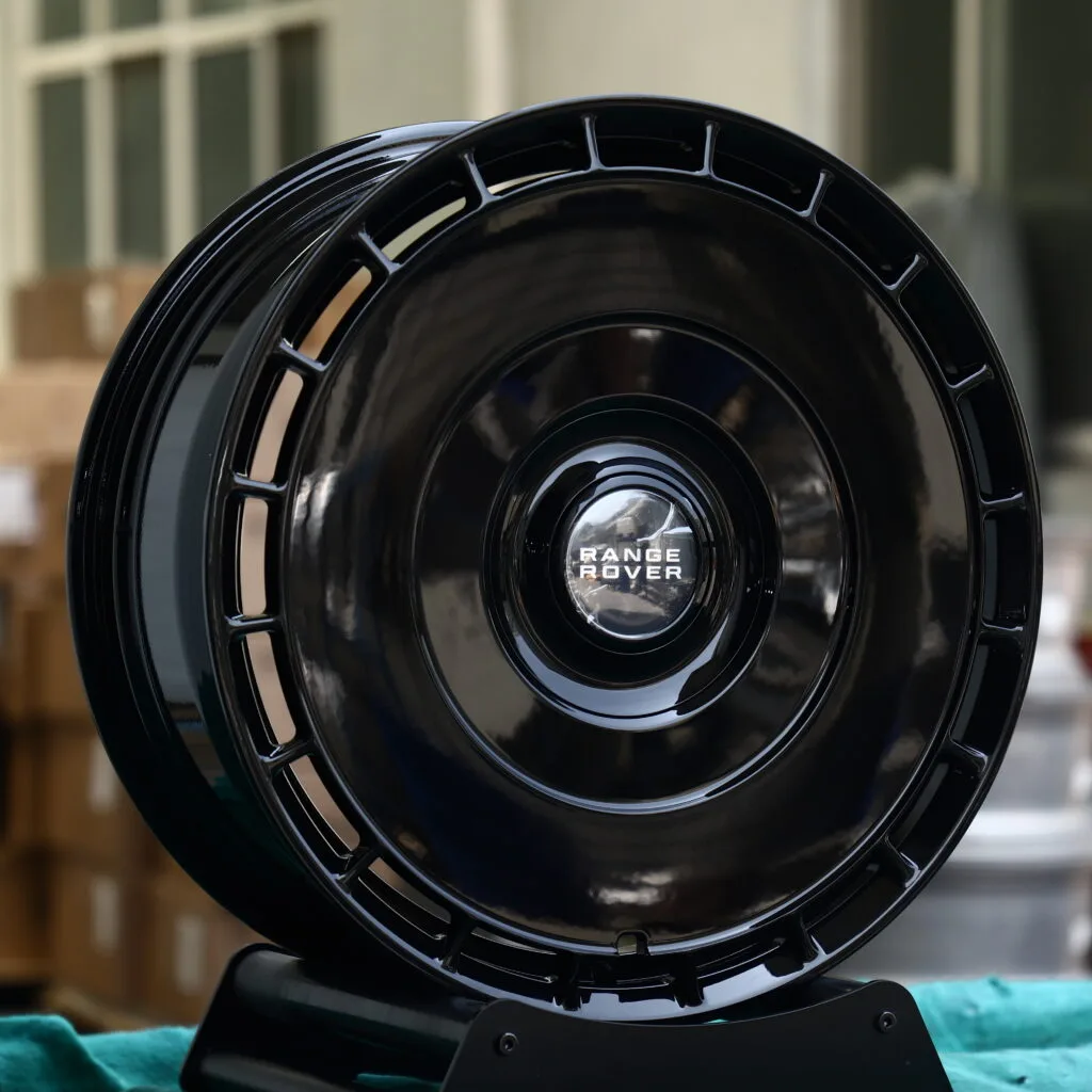 Range Rover Gloss Black Mesh Multi-Spoke Forged Wheels – Land Rover Range Rover Sport SV Carbon Fitment (20-24in, 5x120) view 2