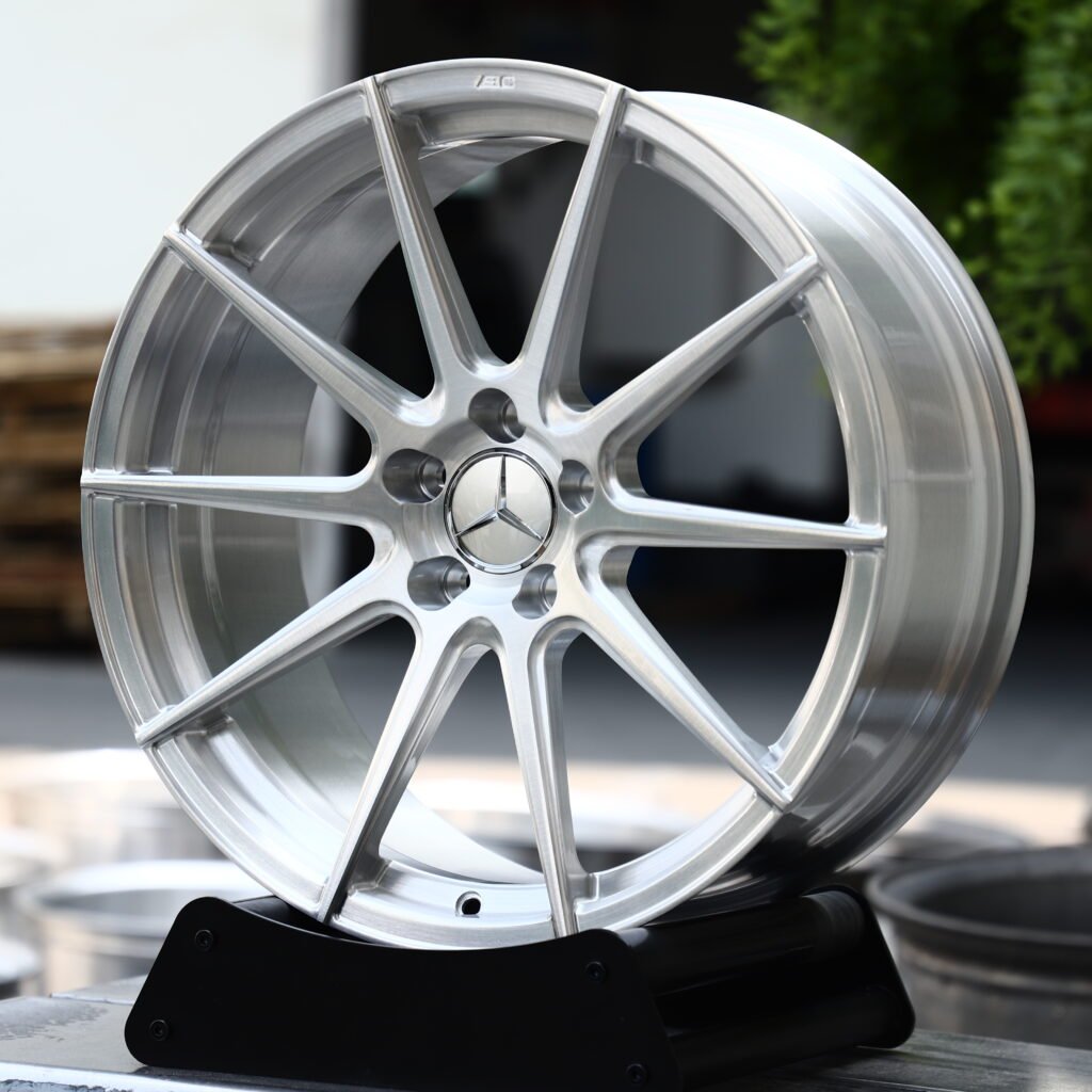Brushed Silver 5-Spoke Y-Design Forged Wheels – Mercedes-Benz S-Class Maybach Fitment (19-22in, 5x112) view 2