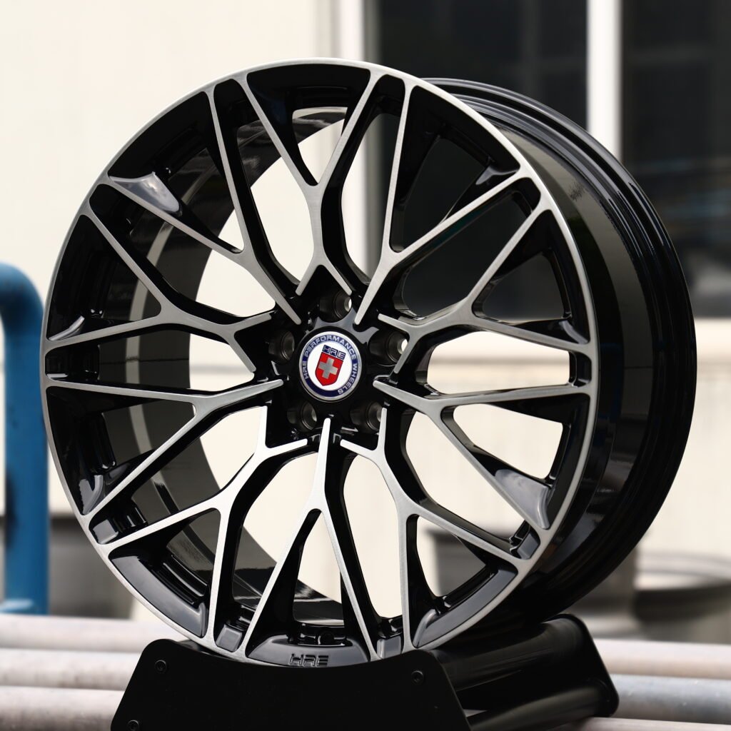 HRE P200 Gloss Black Mesh Multi-Spoke Forged Wheels – BMW M3 CS Handschalter Fitment (19-24in, 5x112) view 2