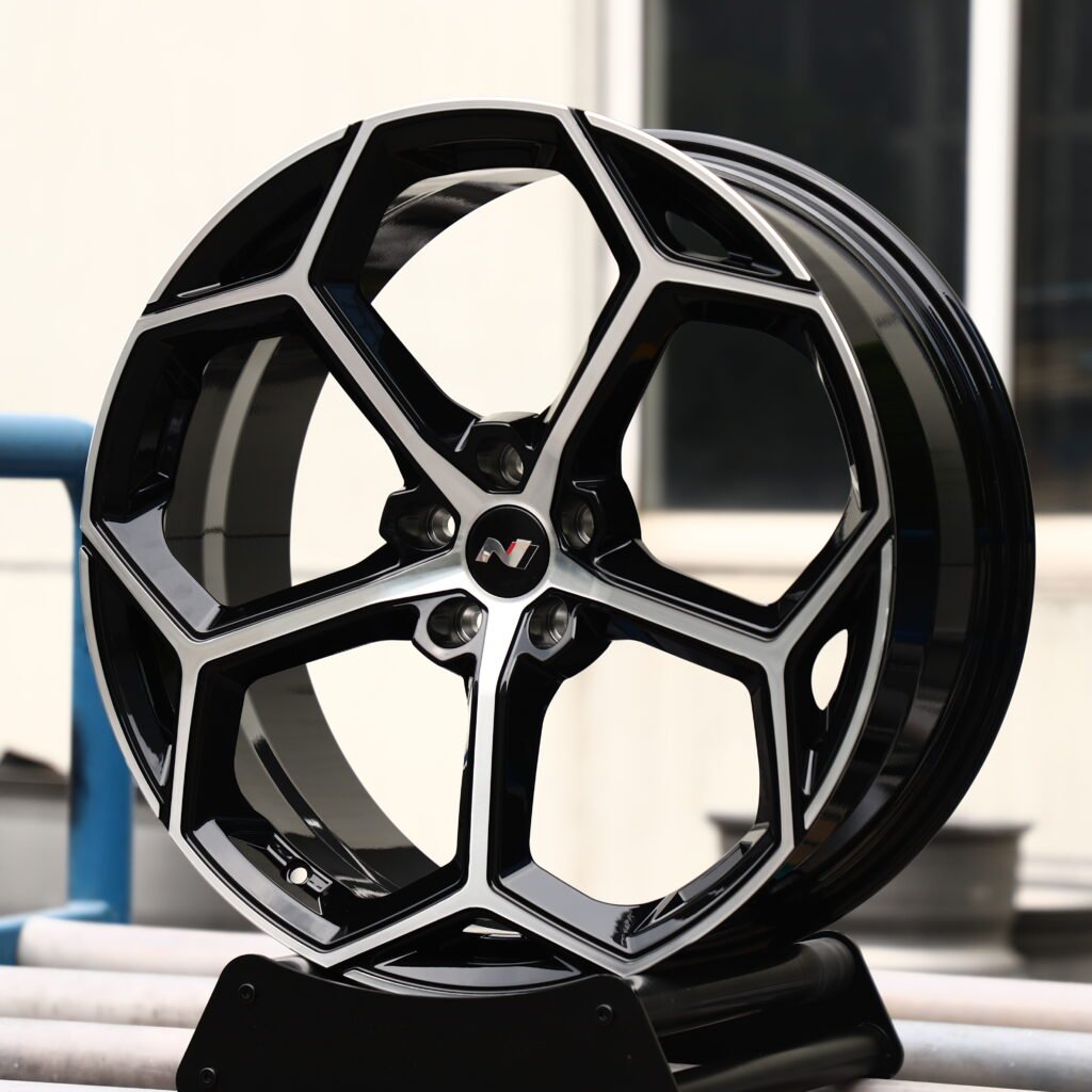 LF Brushed Silver 5-Spoke Y-Design Forged Wheels – Lamborghini Urus SE Performante Fitment (20-24in, 5x112) view 2