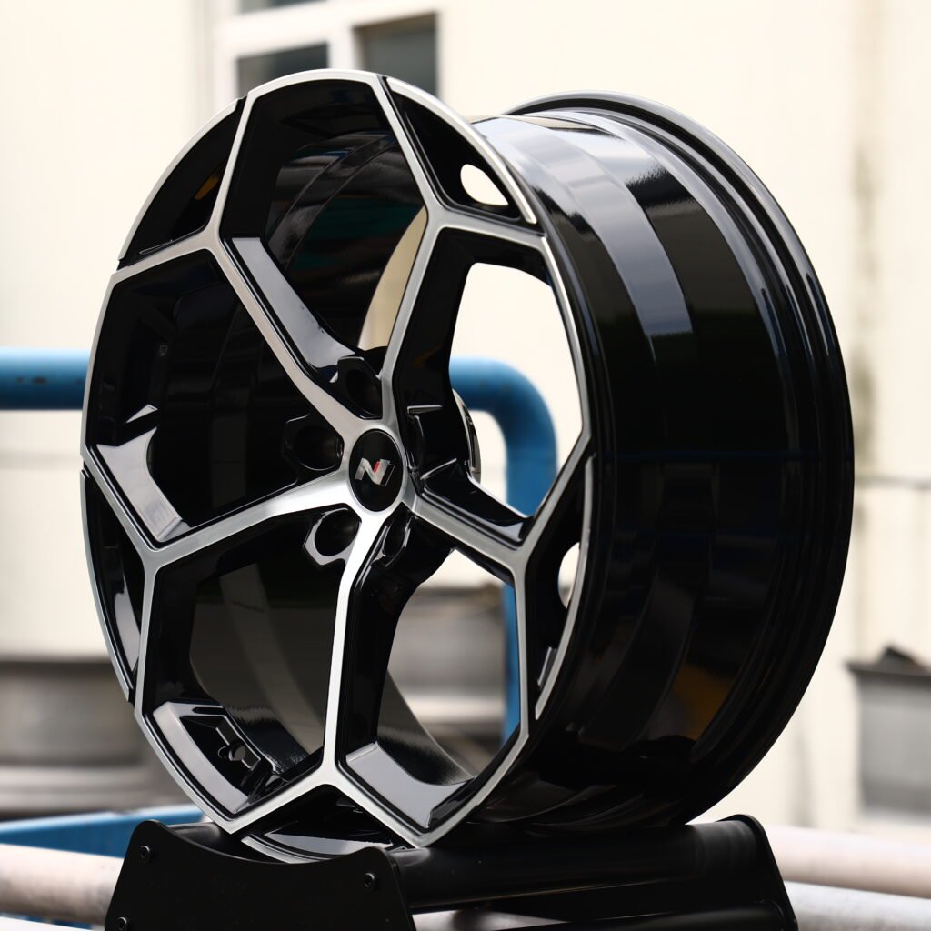 LF Brushed Silver 5-Spoke Y-Design Forged Wheels – Lamborghini Urus SE Performante Fitment (20-24in, 5x112) view 3