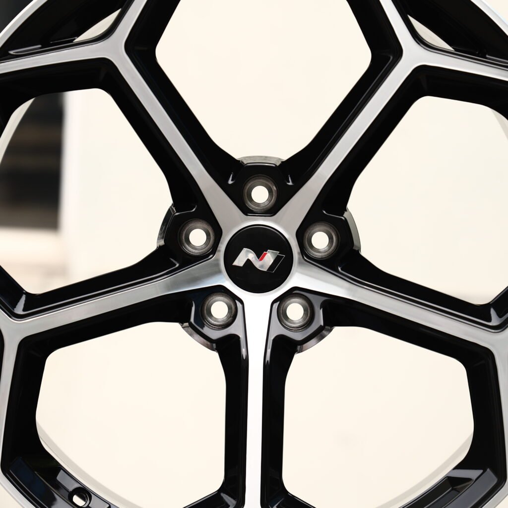 LF Brushed Silver 5-Spoke Y-Design Forged Wheels – Lamborghini Urus SE Performante Fitment (20-24in, 5x112) view 4