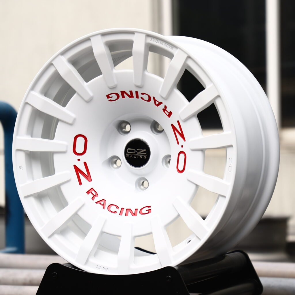 OZ RACING Gloss White Mesh Multi-Spoke Forged Wheels – Alfa Romeo Giulia Quadrifoglio Luna Rossa Fitment (19-22in, 5x110) view 2