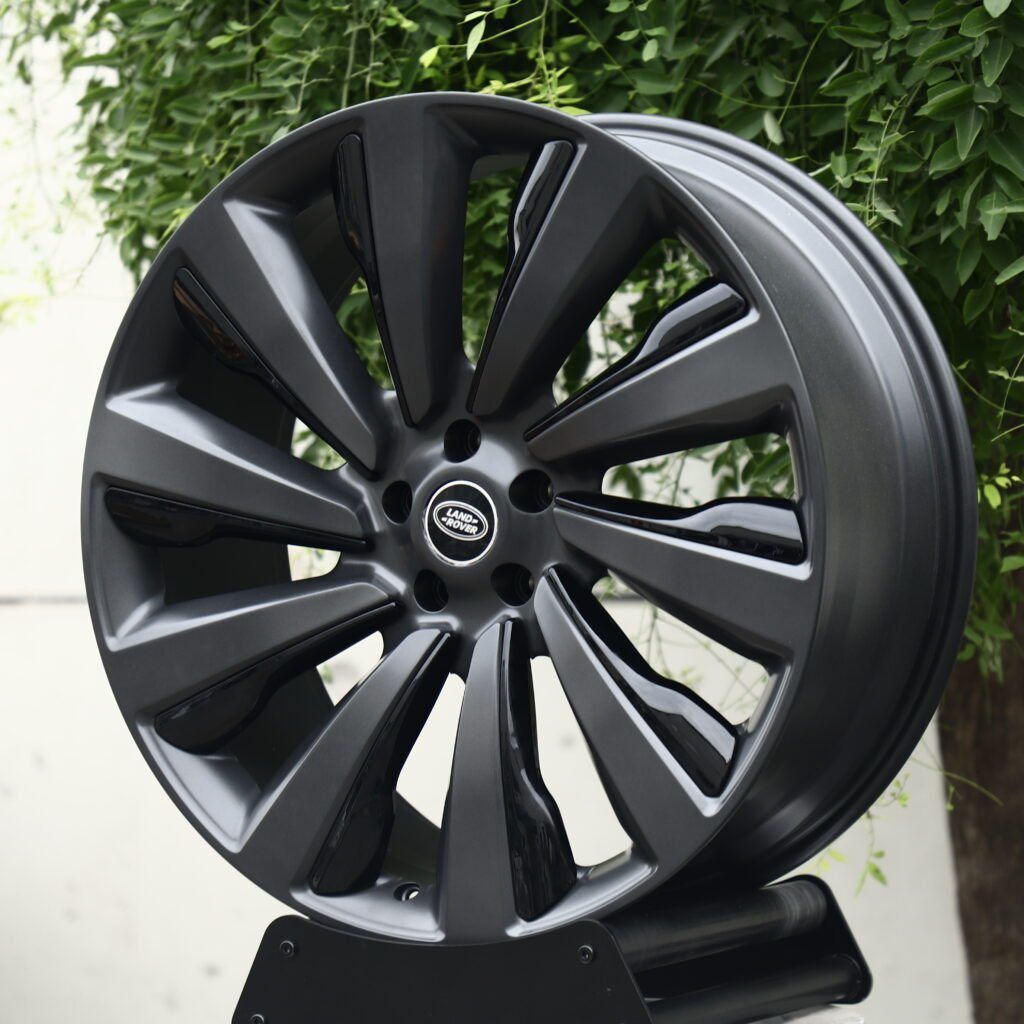 Land Rover Matte Black 20-Spoke Forged Wheels – Land Rover Range Rover Sport SV Carbon Fitment (20-24in, 5x120) view 2