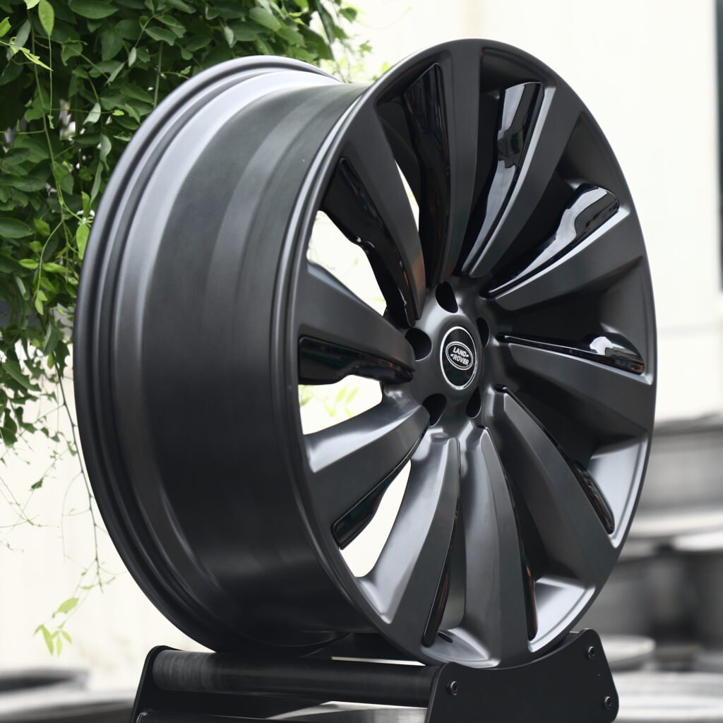 Land Rover Matte Black 20-Spoke Forged Wheels – Land Rover Range Rover Sport SV Carbon Fitment (20-24in, 5x120) view 3