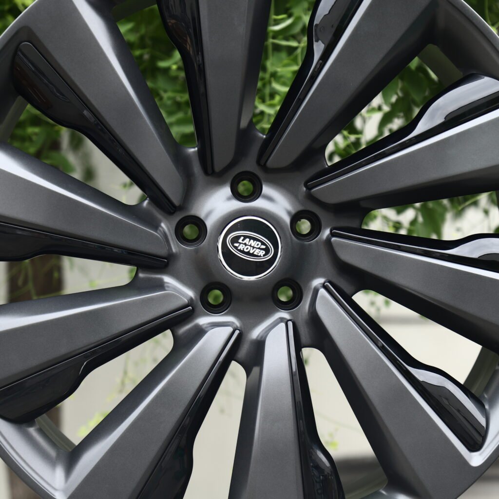 Land Rover Matte Black 20-Spoke Forged Wheels – Land Rover Range Rover Sport SV Carbon Fitment (20-24in, 5x120) view 4