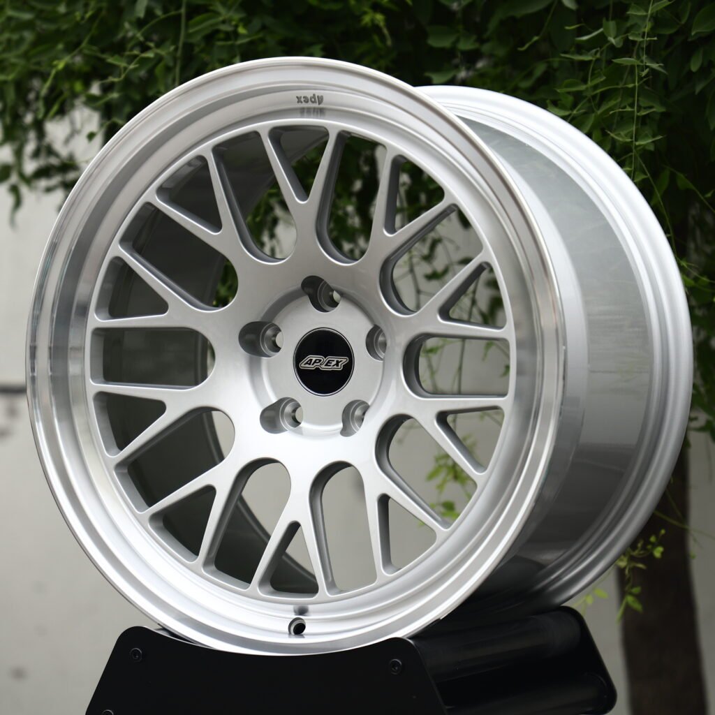 APEX Brushed Silver Polished Lip 15-Spoke Forged Wheels – BMW M3 CS Handschalter Fitment (19-21in, 5x112) view 2