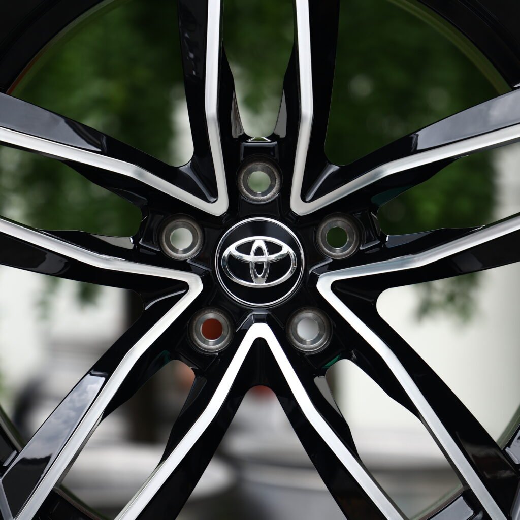 Toyota Machined Face 10-Spoke Y-Design Forged Wheels – Toyota Crown Estate [JP] Fitment (18-22in, 5x114.3) view 4