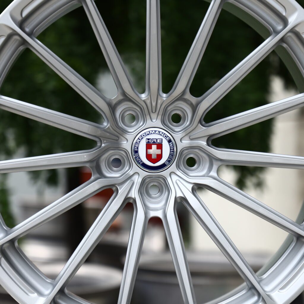 HRE Brushed Silver 15-Spoke Forged Wheels – Mercedes-Benz S-Class Maybach Fitment (19-22in, 5x112) view 4