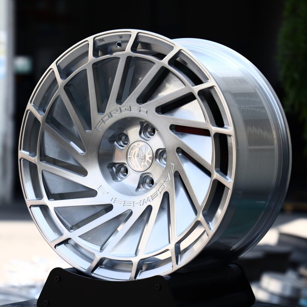 PACE WHEELS Brushed Silver 15-Spoke Forged Wheels – BMW i7 Fitment (20-22in, 5x112) view 2