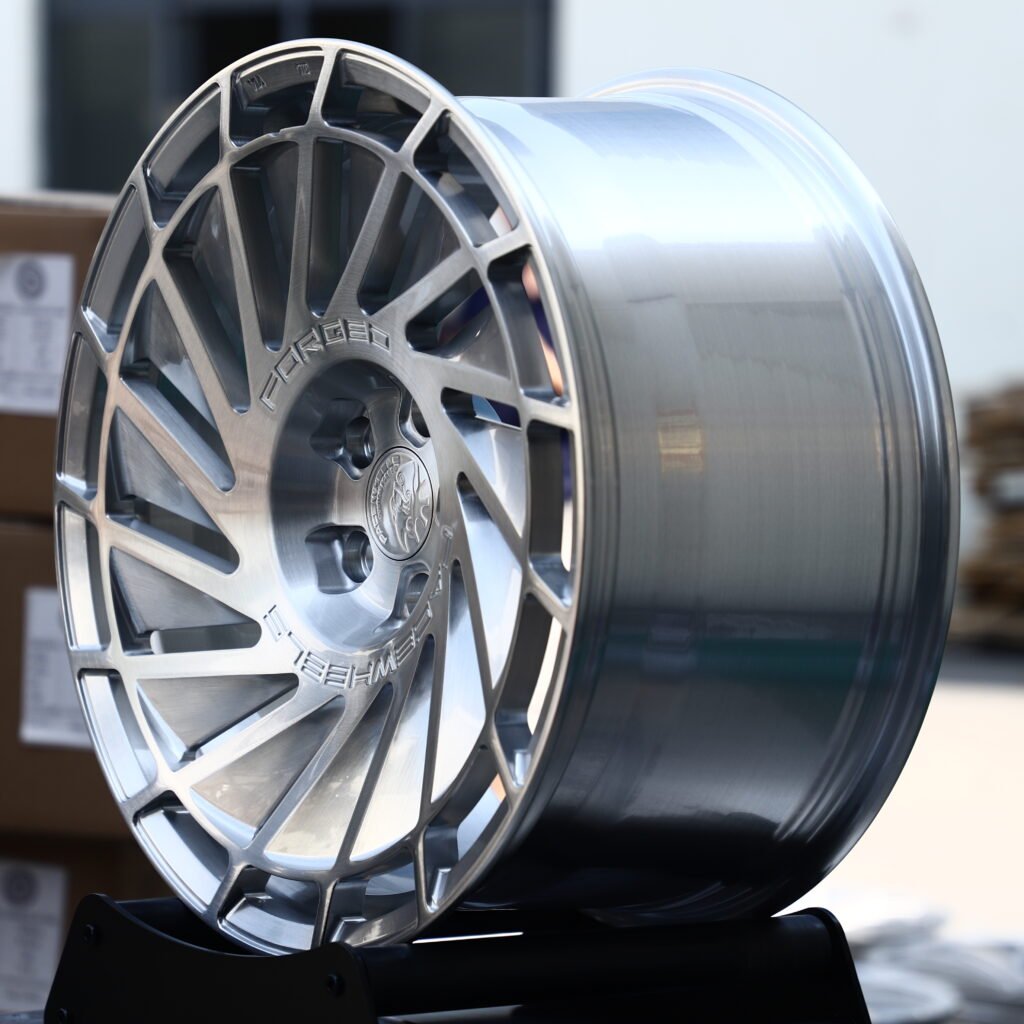 PACE WHEELS Brushed Silver 15-Spoke Forged Wheels – BMW i7 Fitment (20-22in, 5x112) view 3