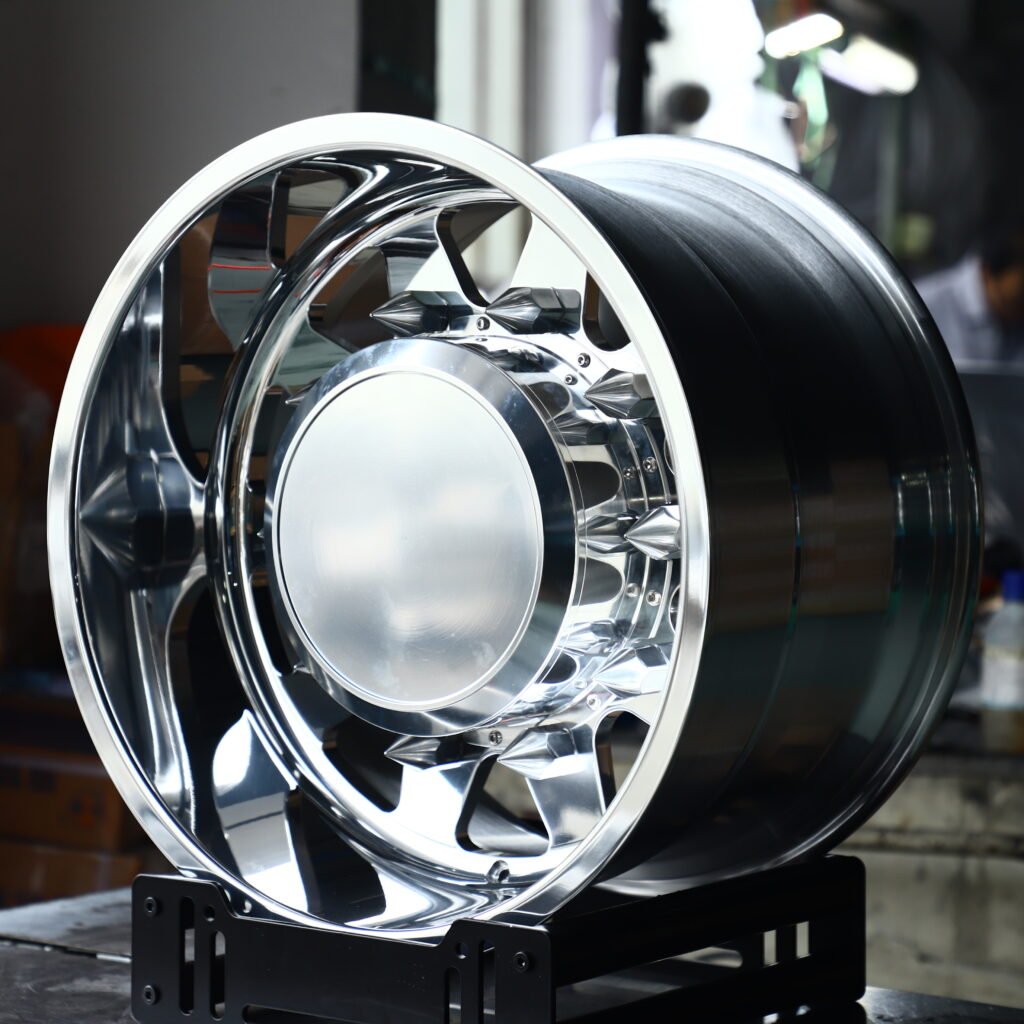 Polished Deep-Dish Dually Forged Wheels – Chevrolet Silverado 3500HD Dually Fitment (20-22in, 8×165.1) Deep Dish forged wheel