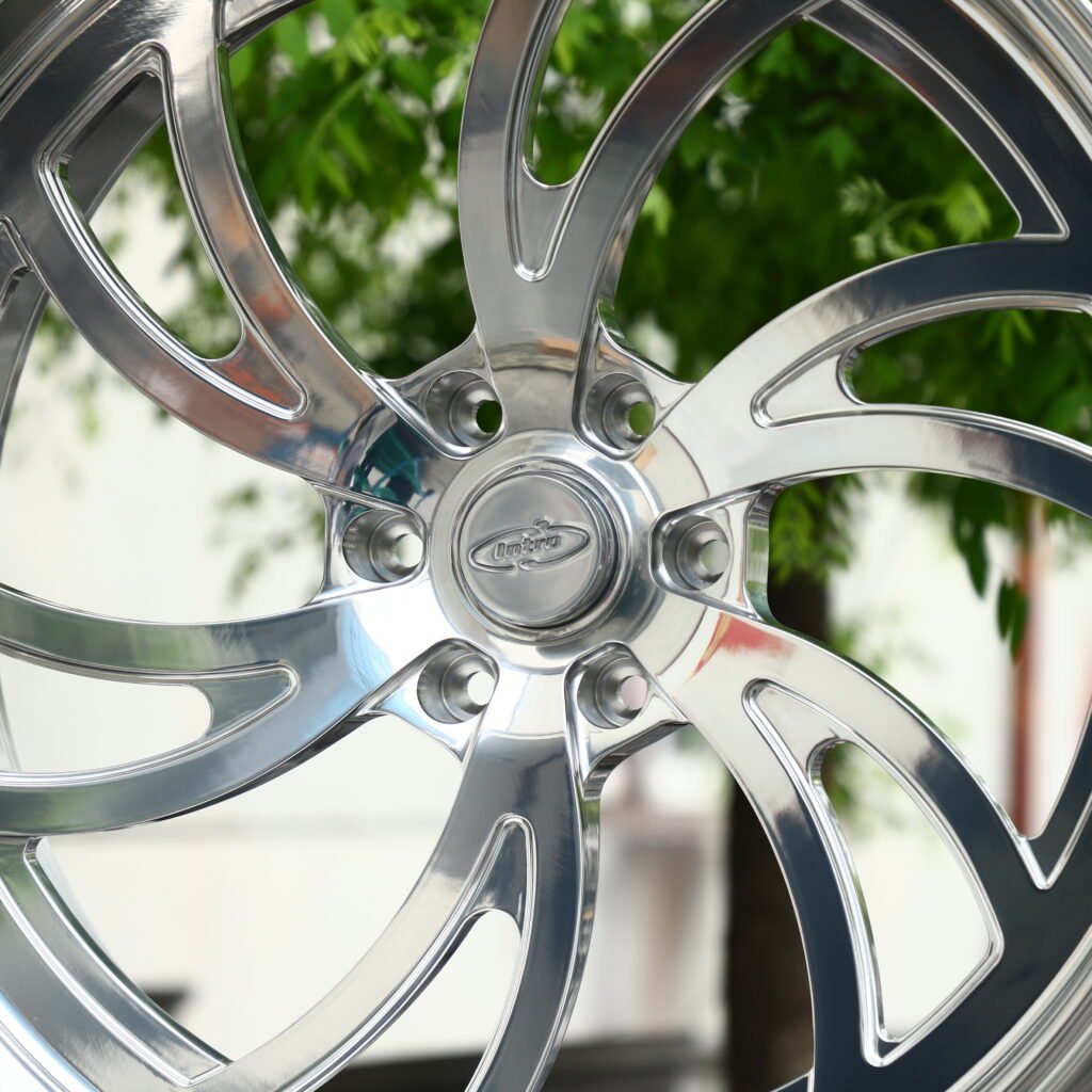 Intro Wheels Polished Multi-Spoke Deep-Lip Wheels – GMC Sierra 2500HD Fitment (20-22in, 8x180) view 3
