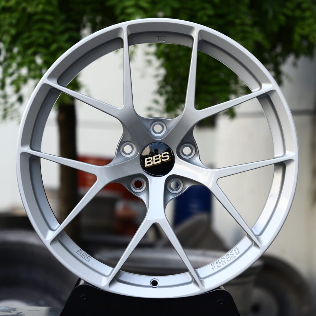 BBS CI R Brushed Silver 5-Spoke Y-Design Forged Wheels – BMW M3 CS Handschalter Fitment (19-21in, 5×112) Реплика кованых дисков