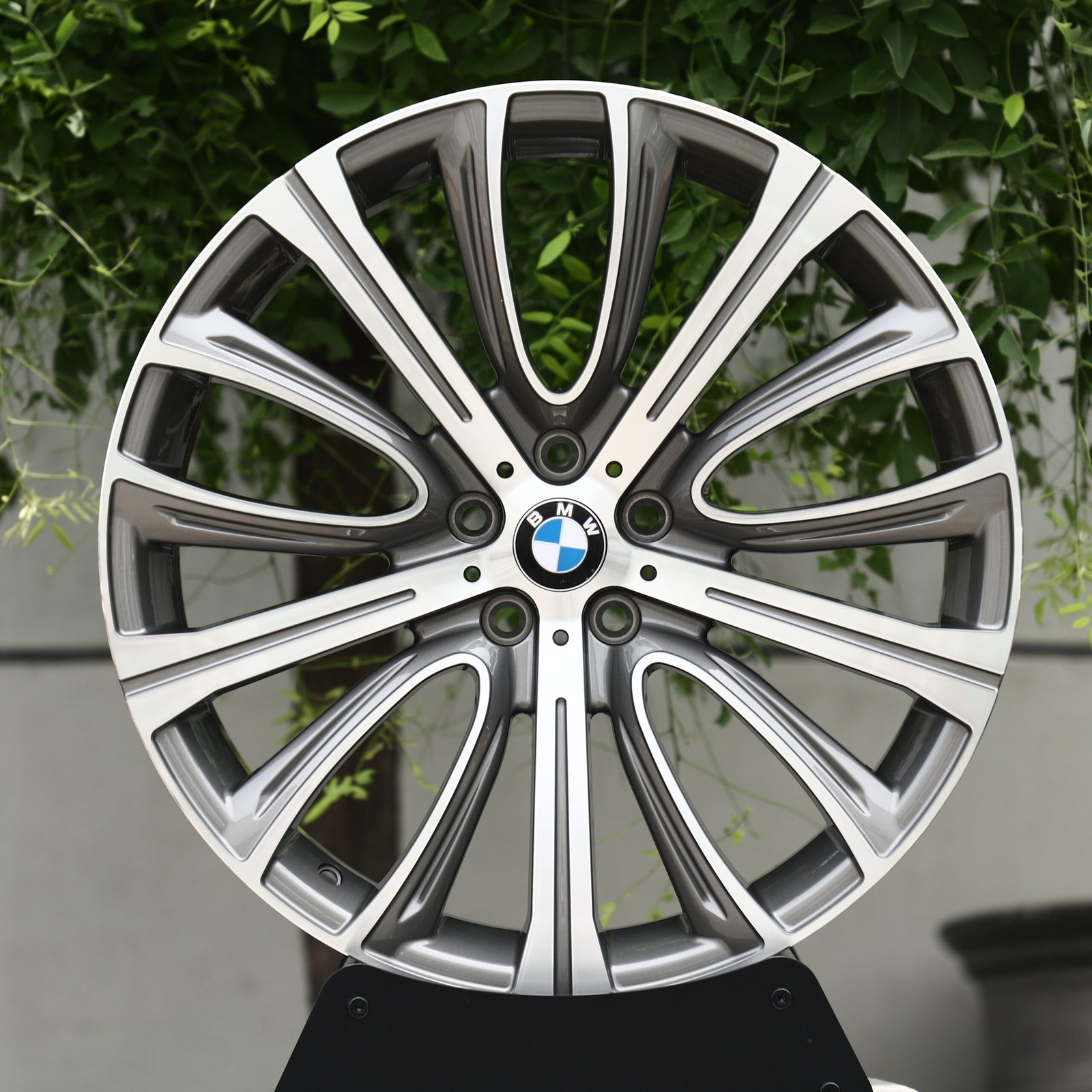 BMW Style 748M Machined Face 10-Spoke Y-Design Forged Wheels – BMW X6 M Competition, front view