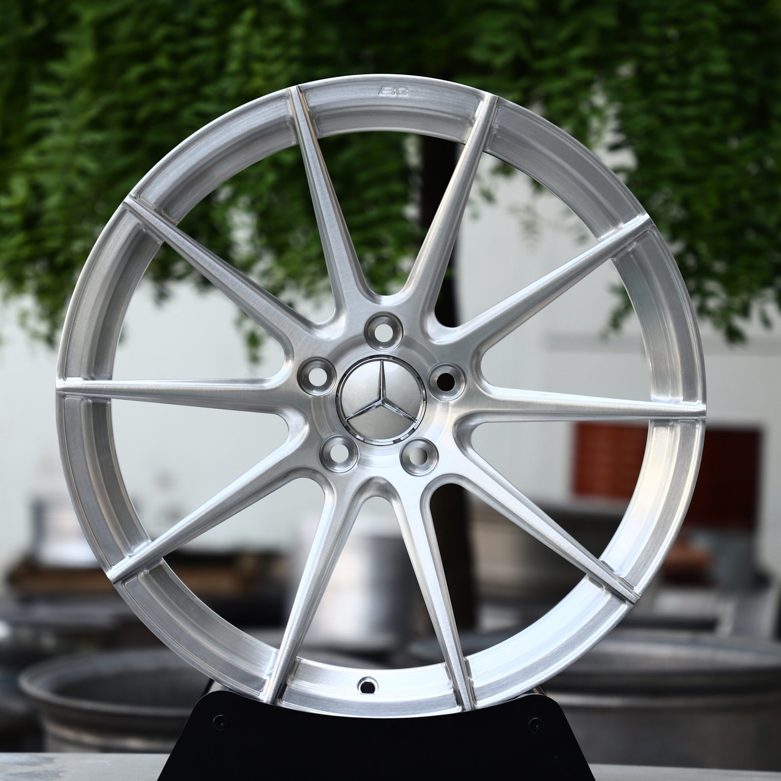 Mercedes-Benz S-Class Maybach Forged Wheels – Brushed Silver 5-Spoke Y-Design, front view