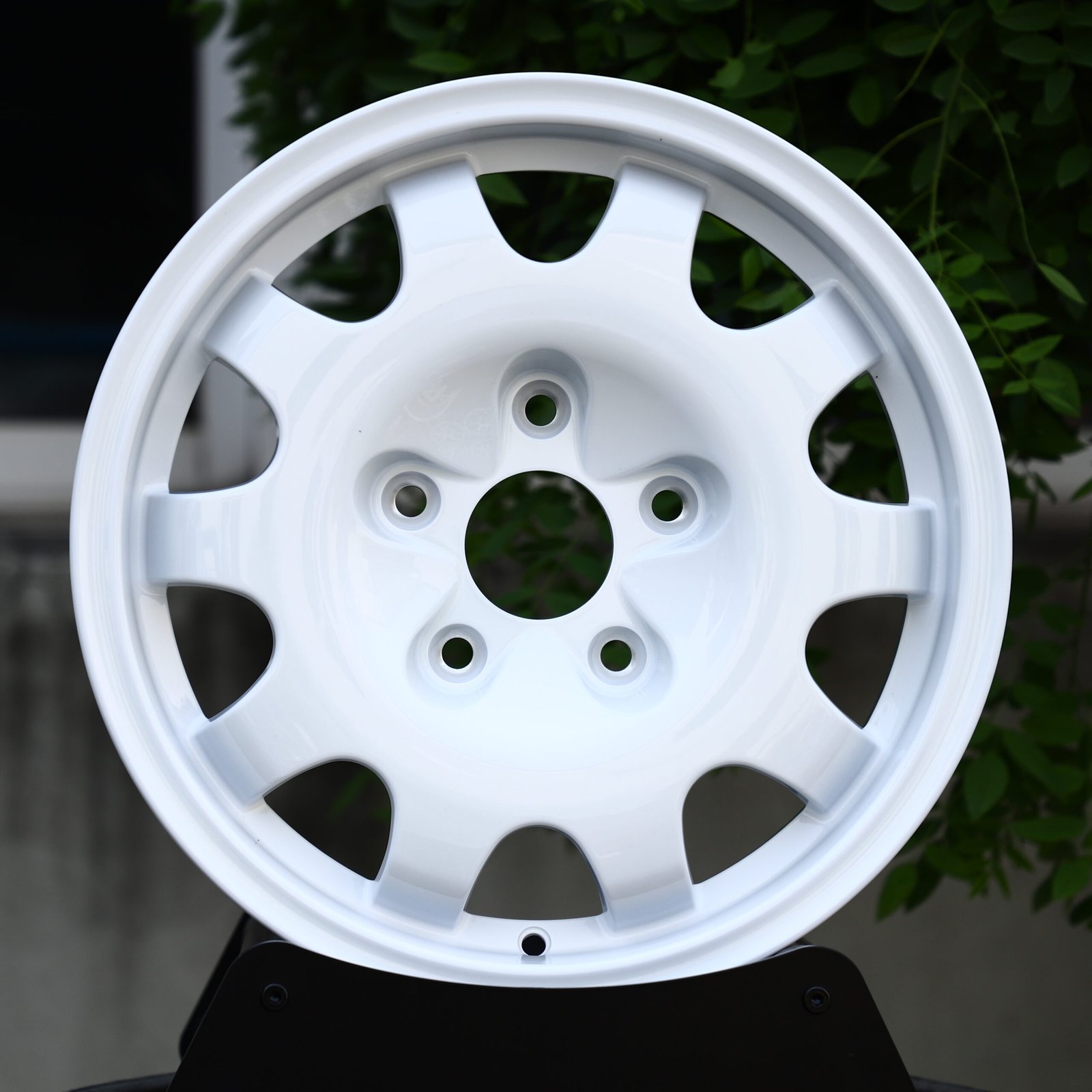 Hyundai Elantra N TCR Edition Forged Wheels – Gloss White 10-Spoke, front view