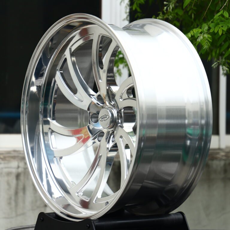 GMC Sierra 2500HD wheels – Intro Wheels Polished Multi-Spoke Deep-Lip, front view