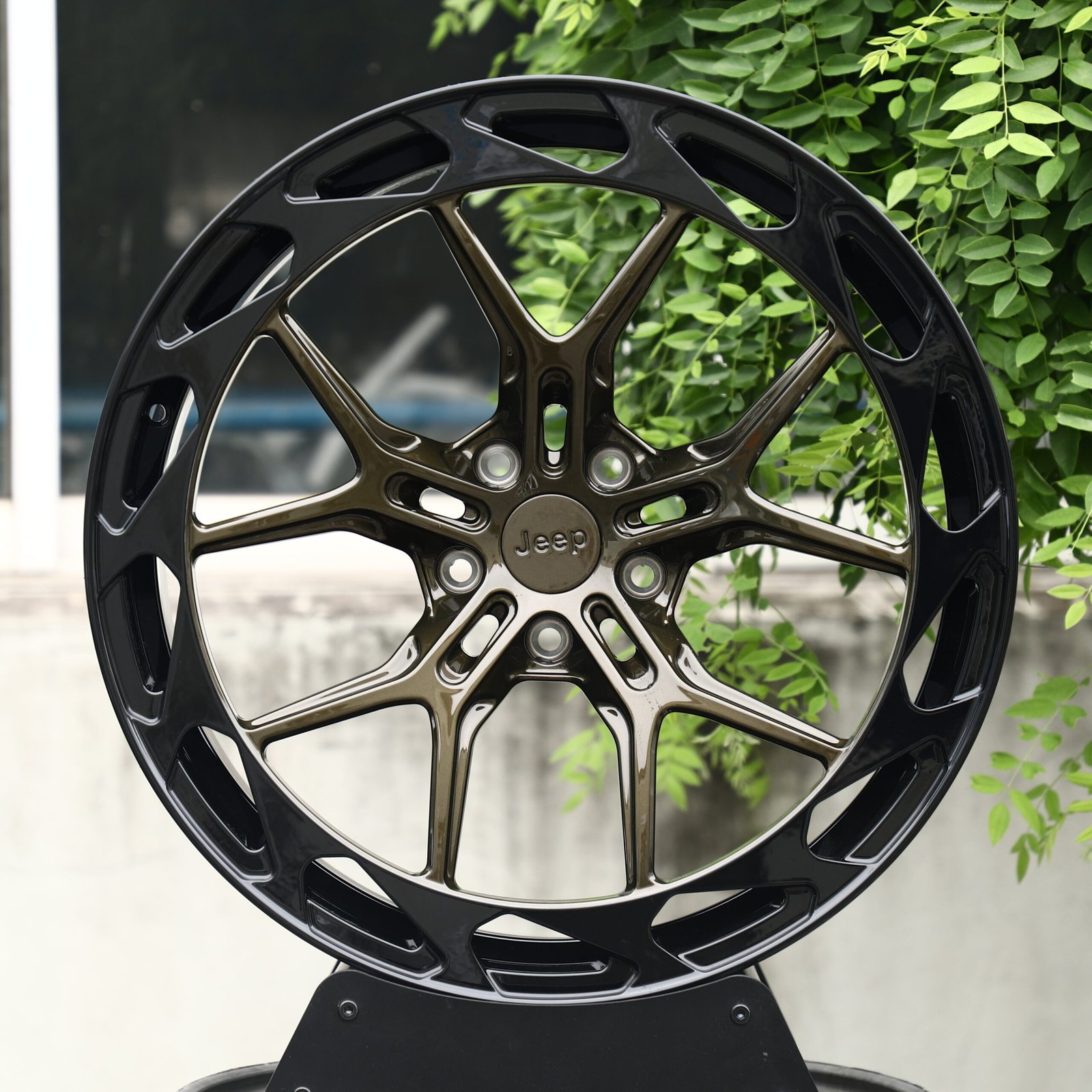 Jeep Clear Bronze Tint Mesh Multi-Spoke Forged Wheels – Jeep Wrangler Moab 392, front view