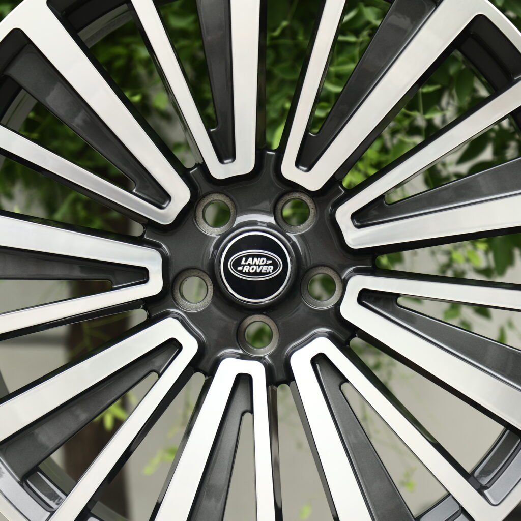 Land Rover OEM-Style Silver / Black 10 Split-Spoke Forged Wheels – Land Rover Defender Vertex, 5x108 / 5x120 bolt pattern, lip and barrel detail