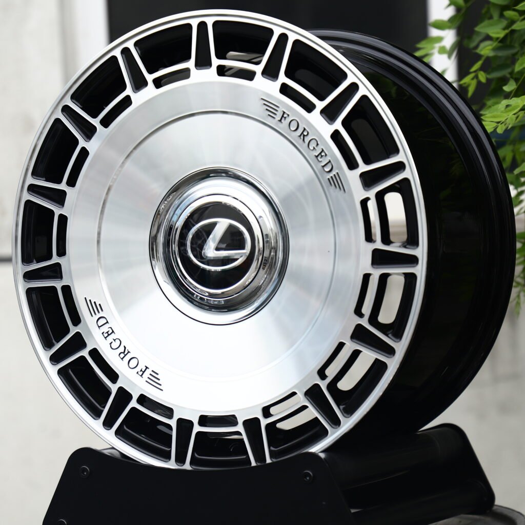 Lexus Black / Polished Slotted Disc Forged Wheels – Lexus IS 500 Launch Edition, angled view