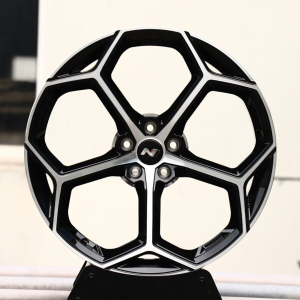 Hyundai Elantra N wheels – Hyundai N Style LF Black Machined 5-Spoke Y-Design, front view