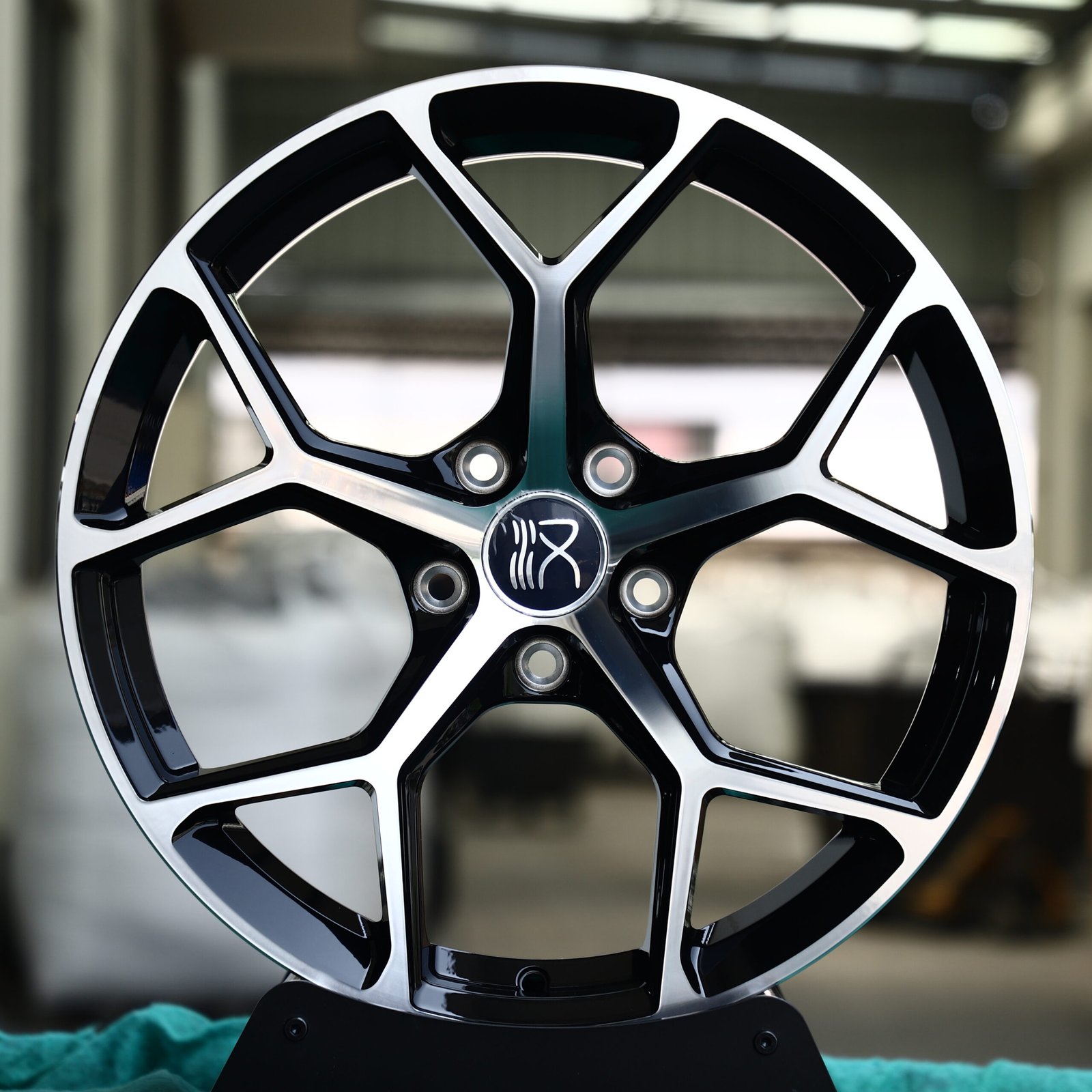 Geely Xingrui L Plus Forged Wheels – Machined Face 5-Spoke Y-Design, front view