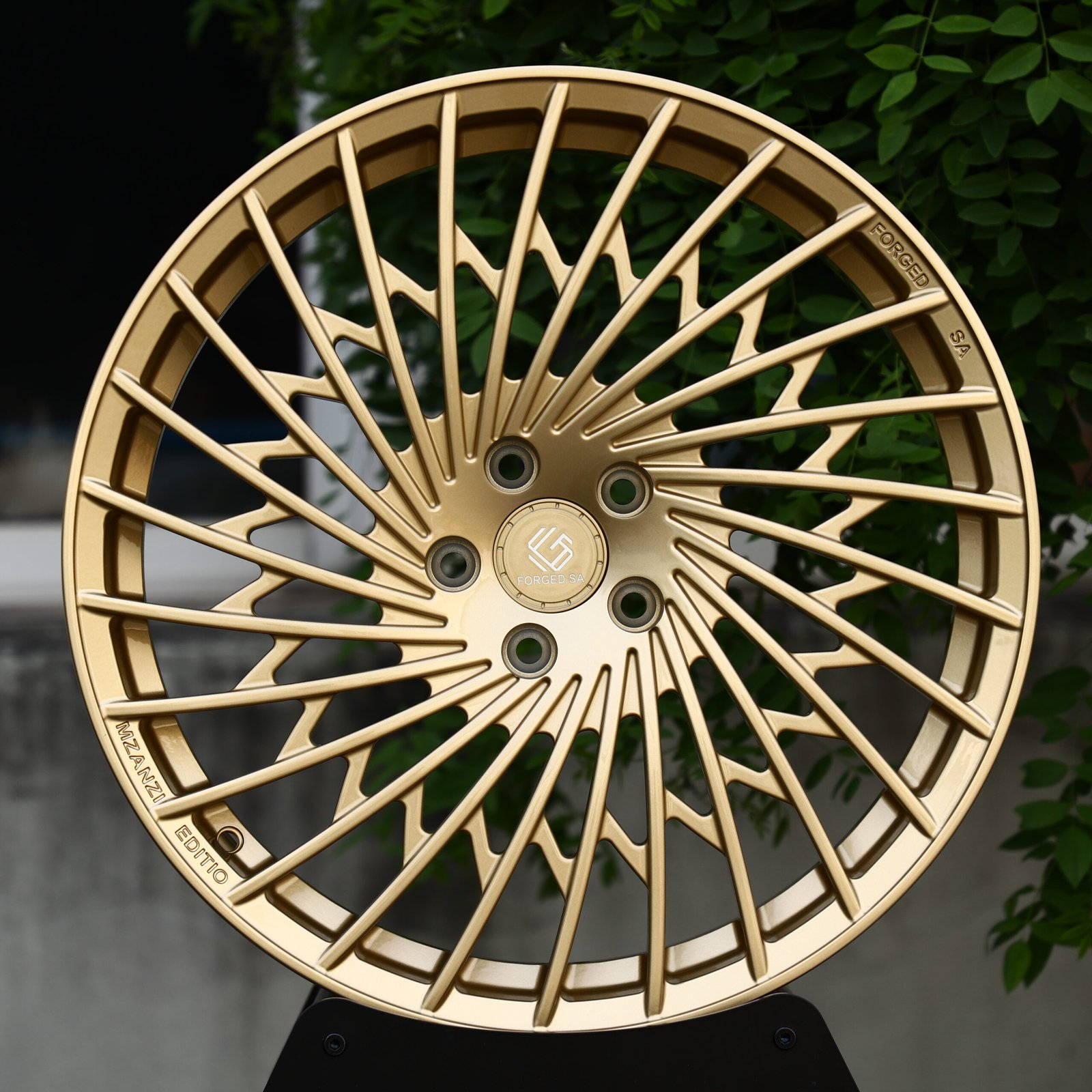 MZANZI EDITION Matte Gold Fine Multi-Spoke Forged Wheels – Mercedes-Benz S-Class Maybach, front view