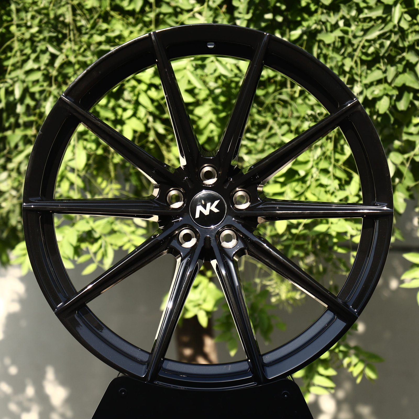 NK Gloss Black 10-Spoke Y-Design Forged Wheels – Mercedes-Benz S-Class Maybach, front view