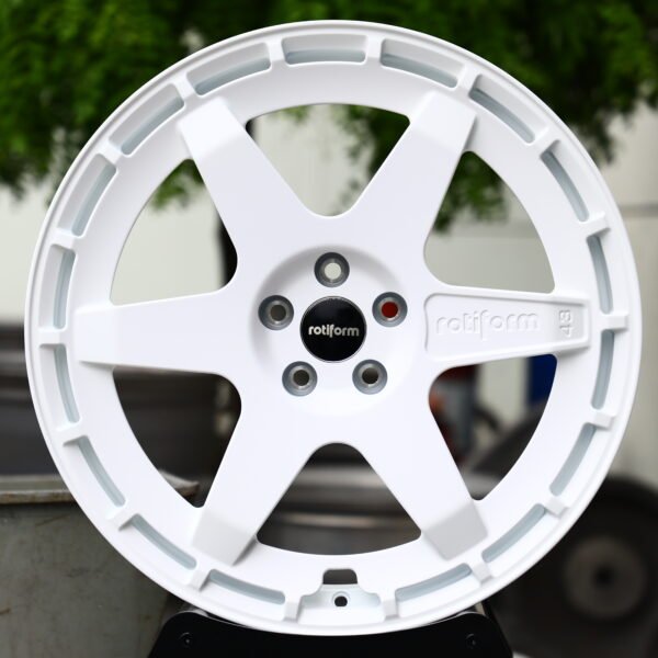 Volkswagen Golf GTI Edition 50 wheels – ROTIFORM 48 Gloss White 5-Spoke, front view