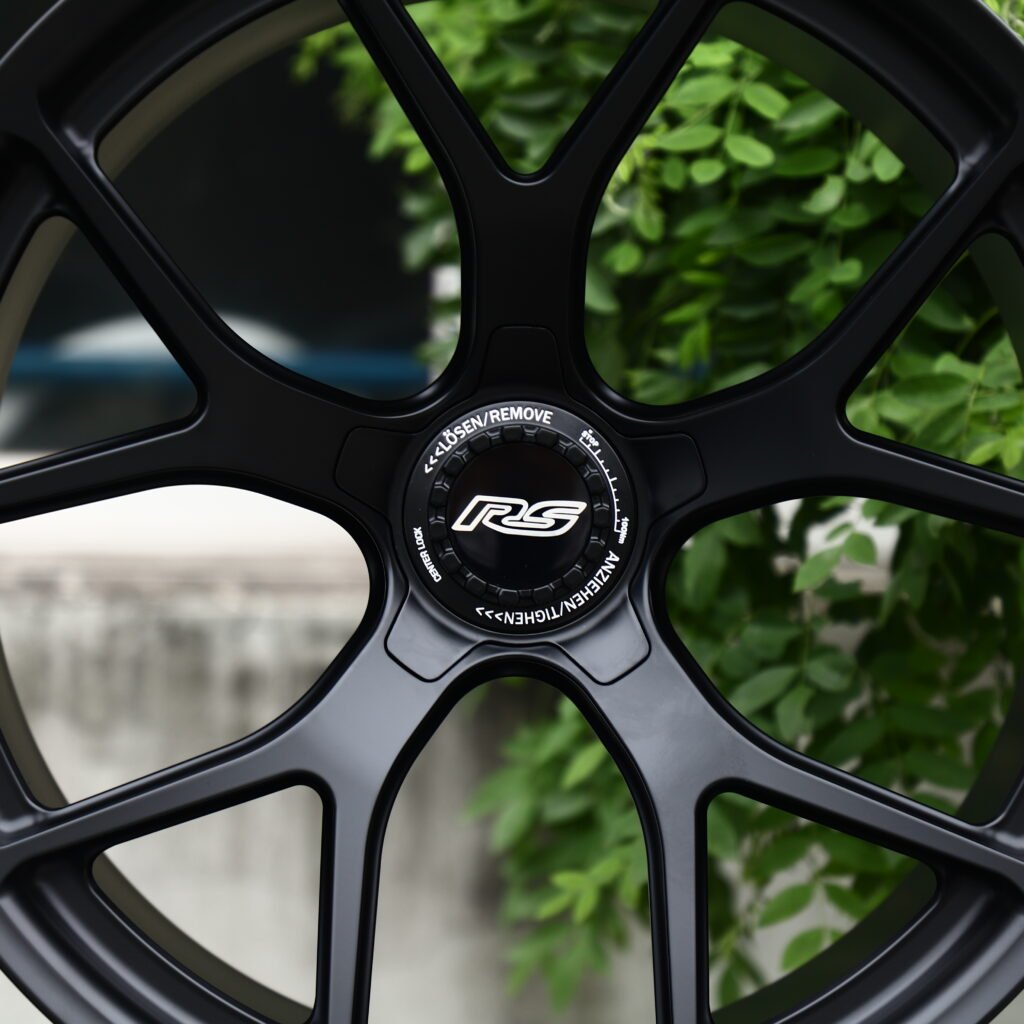 Porsche 718 Cayman wheels – RS Matte Black 5-Spoke Y-Design (Porsche OEM-Style), lip and barrel detail