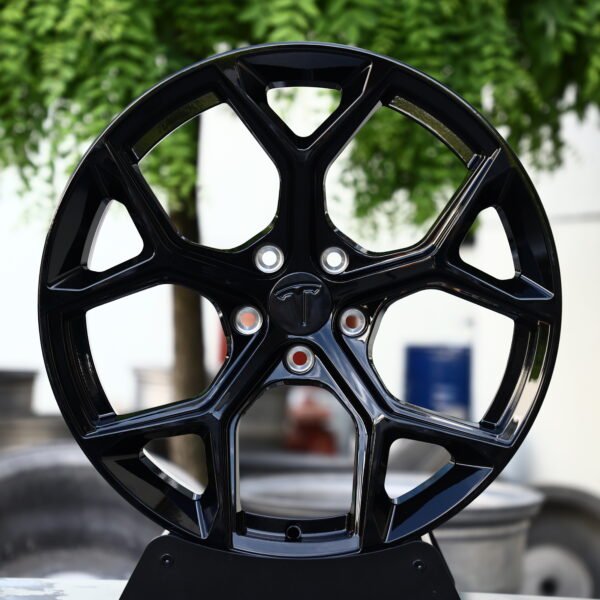 Tesla Model Y Performance wheels – Tesla Gloss Black 5-Spoke Y-Design, front view