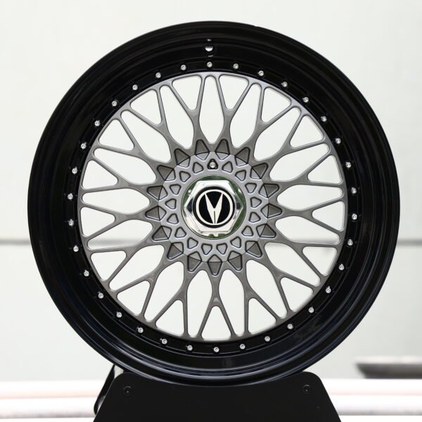 Mercedes-Benz S-Class Maybach wheels – VOSSEN W2 CS Silver Mesh Black Riveted Lip, front view