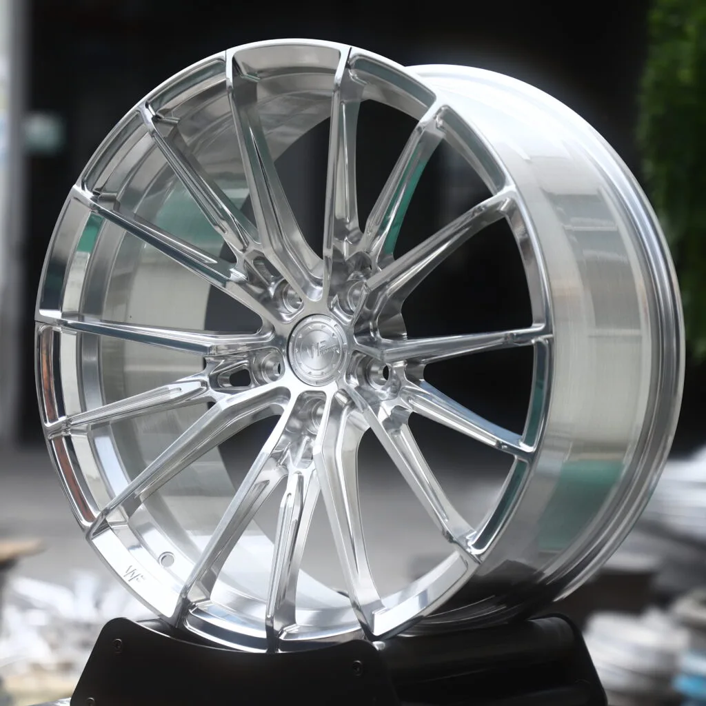 WF CF.4-FFR-Style Full Polished Chrome Silver 15-Spoke Forged Wheels – Mercedes-Benz S-Class Maybach, angled view