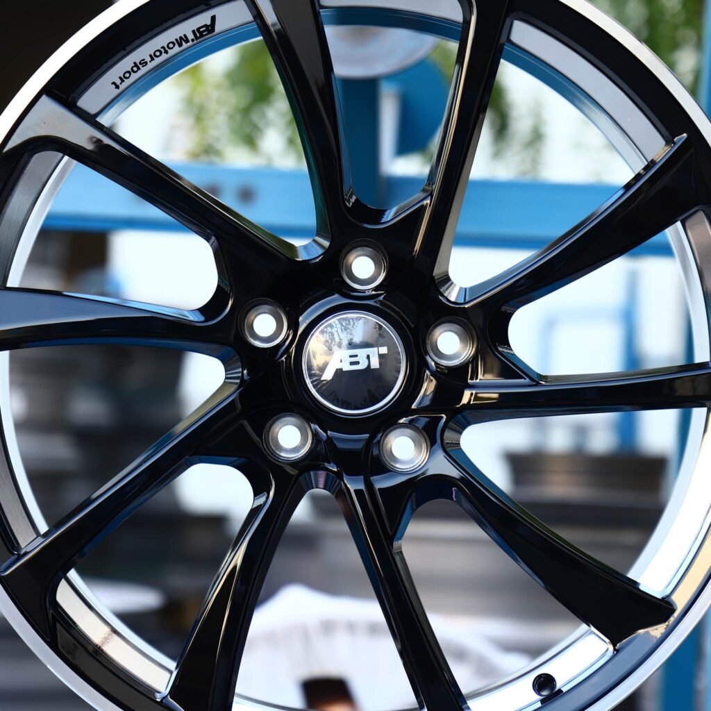 Audi A4 B9 wheels – ABT Matte Silver Directional Milled Machined Lip, lip and barrel detail