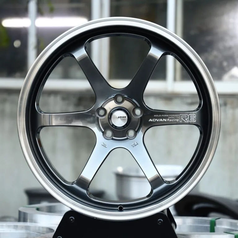 Toyota GR86 wheels – Bright Gray 6-Spoke Deep Lip (Advan Racing GT-Style), front view