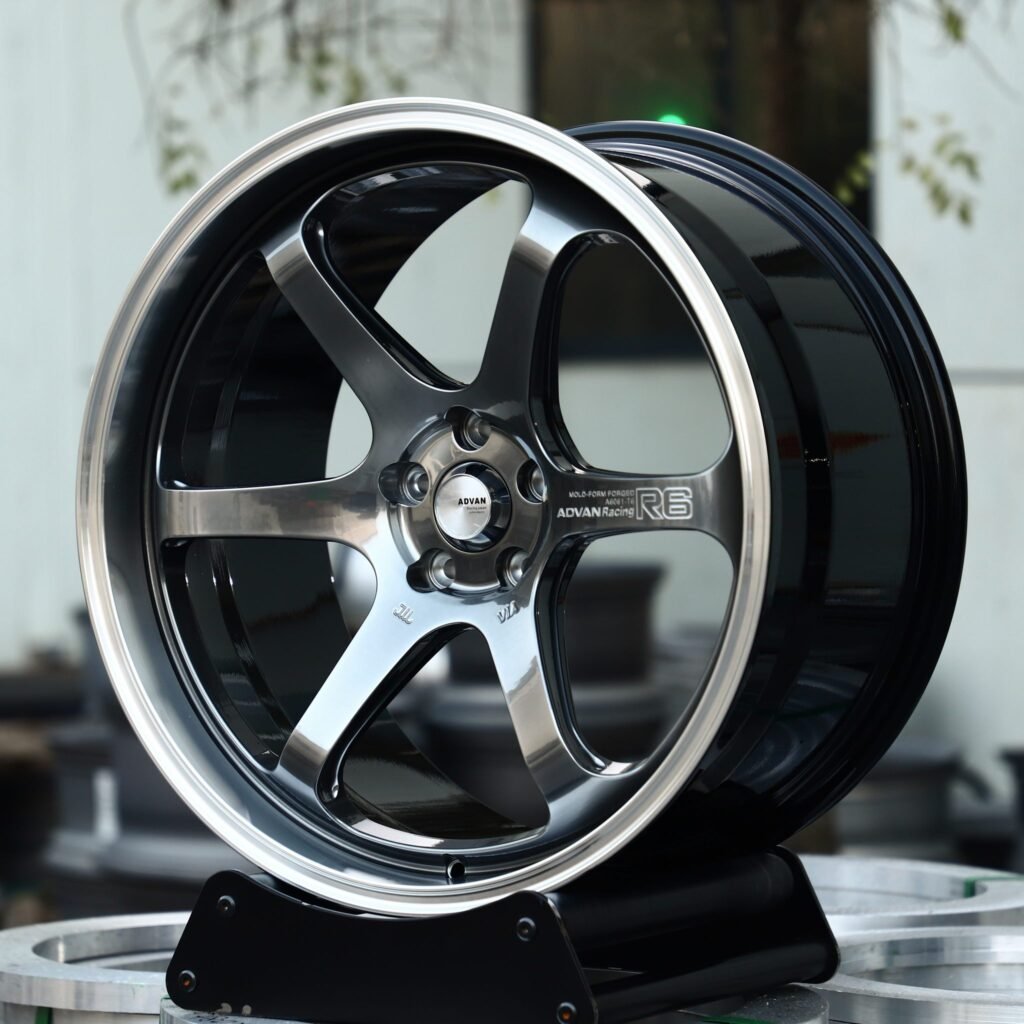 Honda Civic Type R wheels – Bright Gray 6-Spoke Deep Lip (Advan Racing GT-Style), angled view