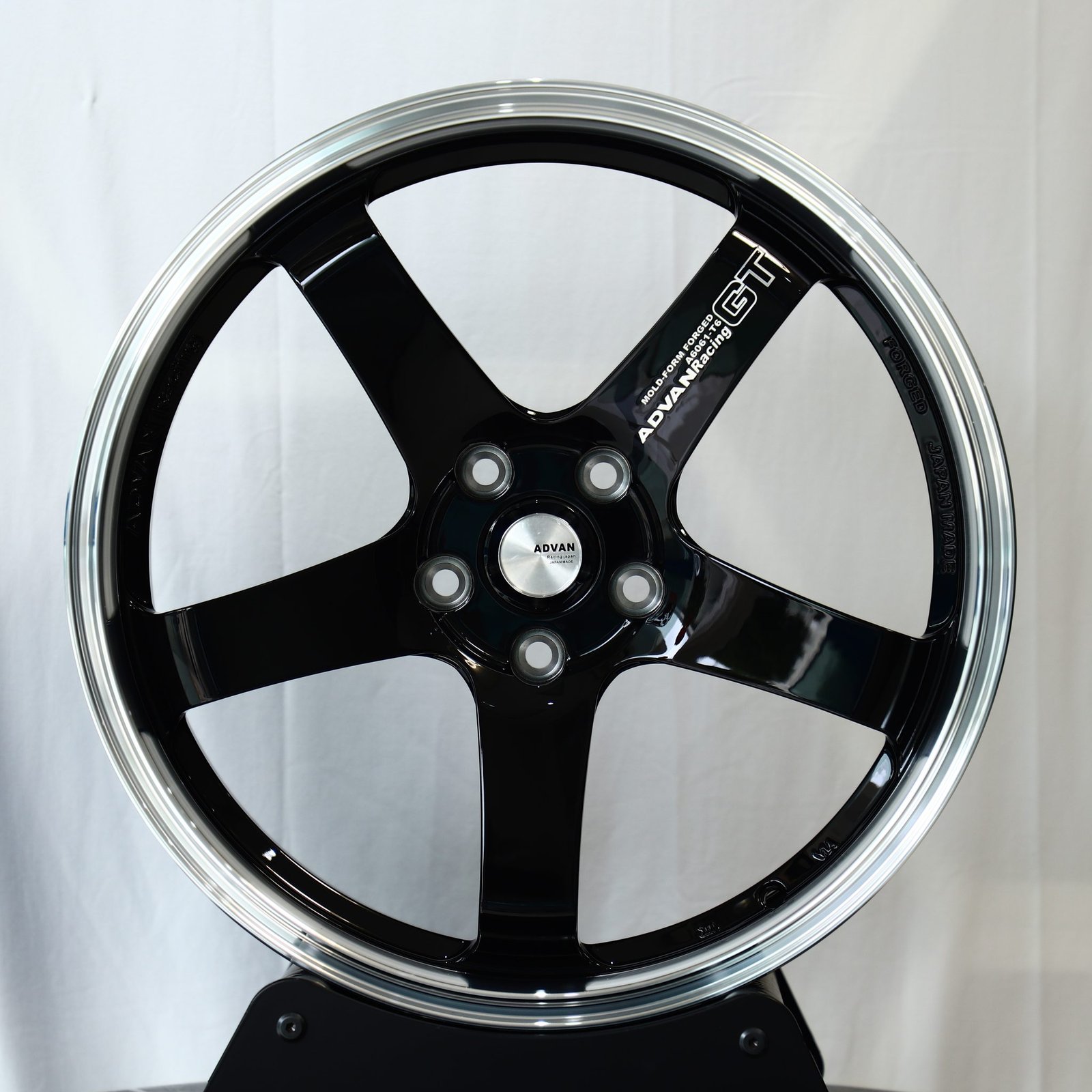 Honda S2000 wheels – Advan Racing Gloss Black 5-Spoke Deep Lip, front view