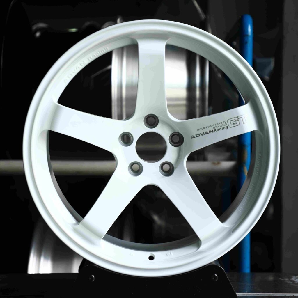 Advan Racing Gloss White 5-Spoke Racing Forged Wheels – BMW M3 / Audi RS5 Fitment (5-Lug)