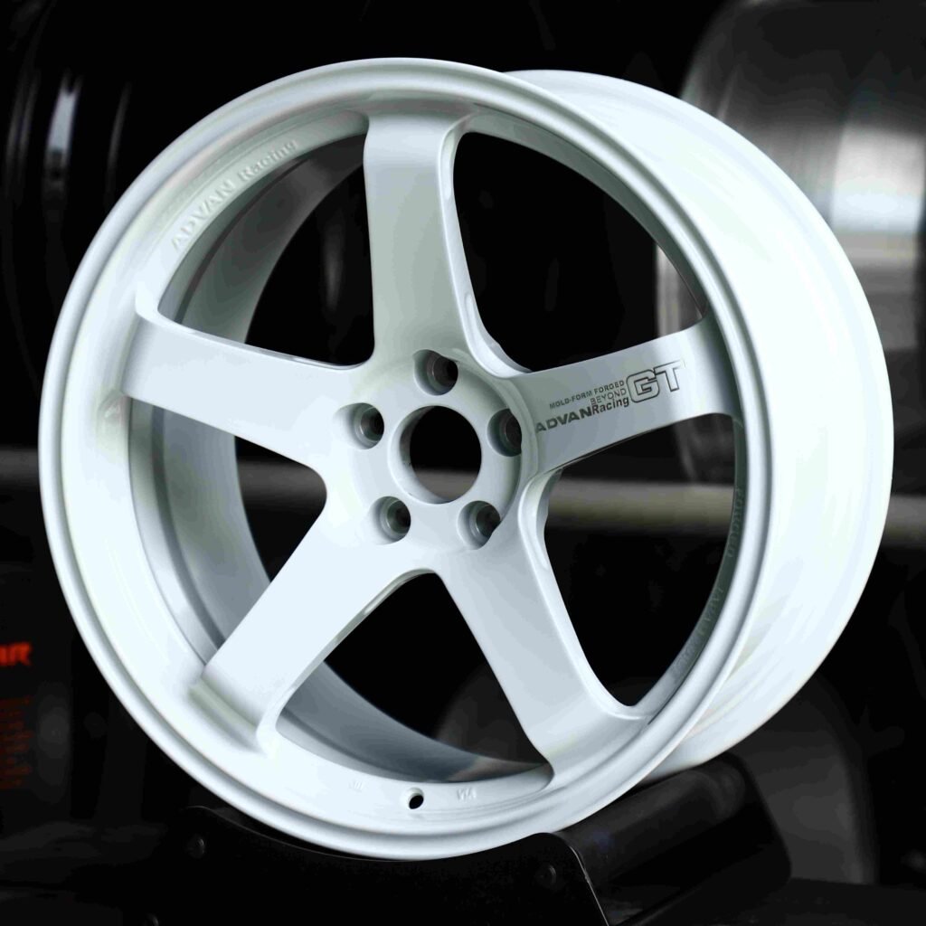 Advan Racing Gloss White 5-Spoke Racing Forged Wheels - BMW M3 / Audi RS5 Fitment (5-Lug) view 3