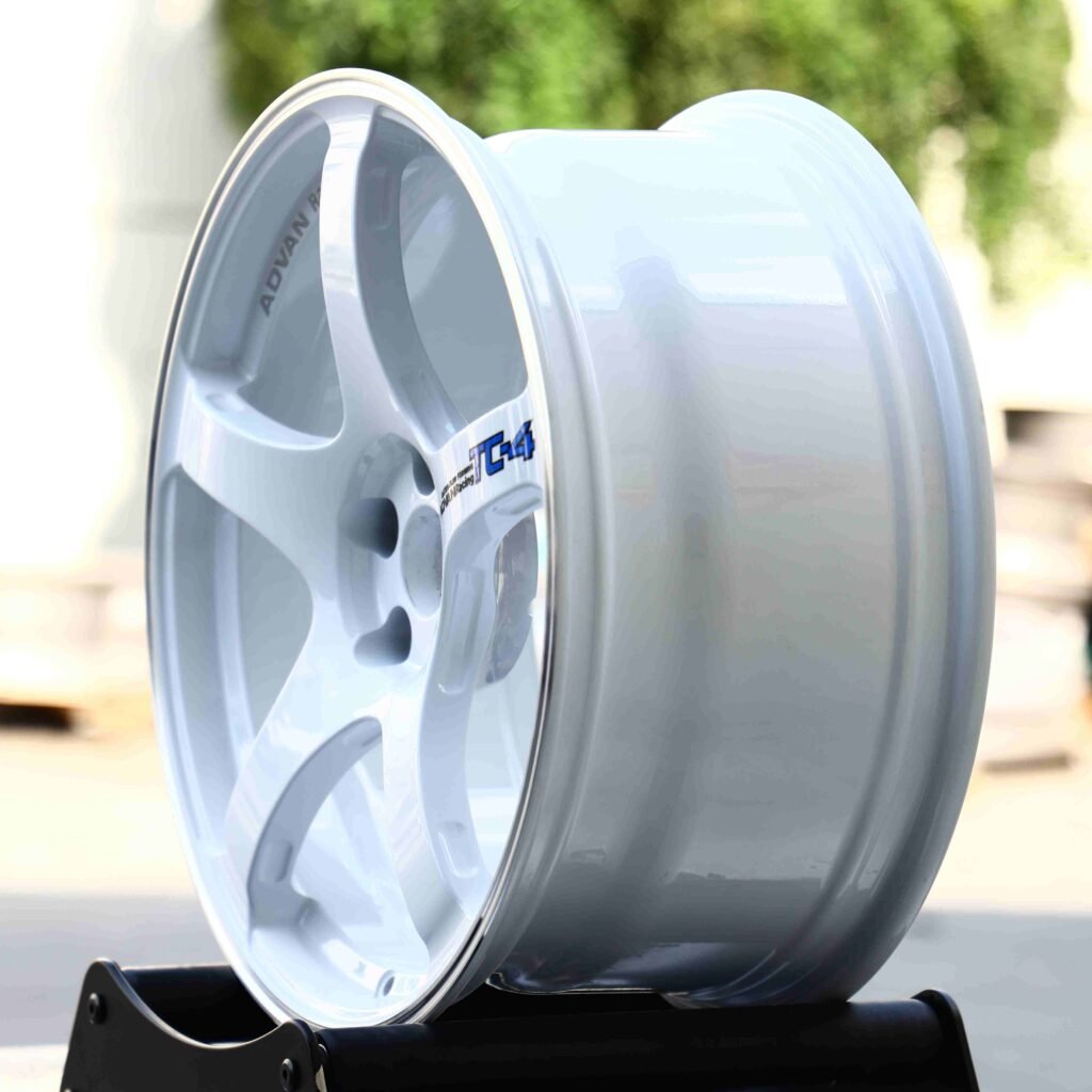 Advan Racing Gloss White 5-Spoke Racing Forged Wheels - BMW M3 / Audi RS5 Fitment (5-Lug) view 2