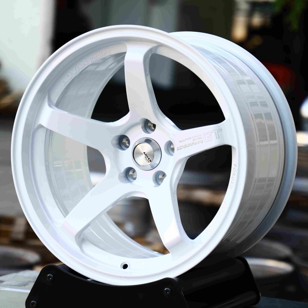 Advan Racing Gloss White 5-Spoke Racing Forged Wheels - BMW M3 / Audi RS5 Fitment (5-Lug) view 2