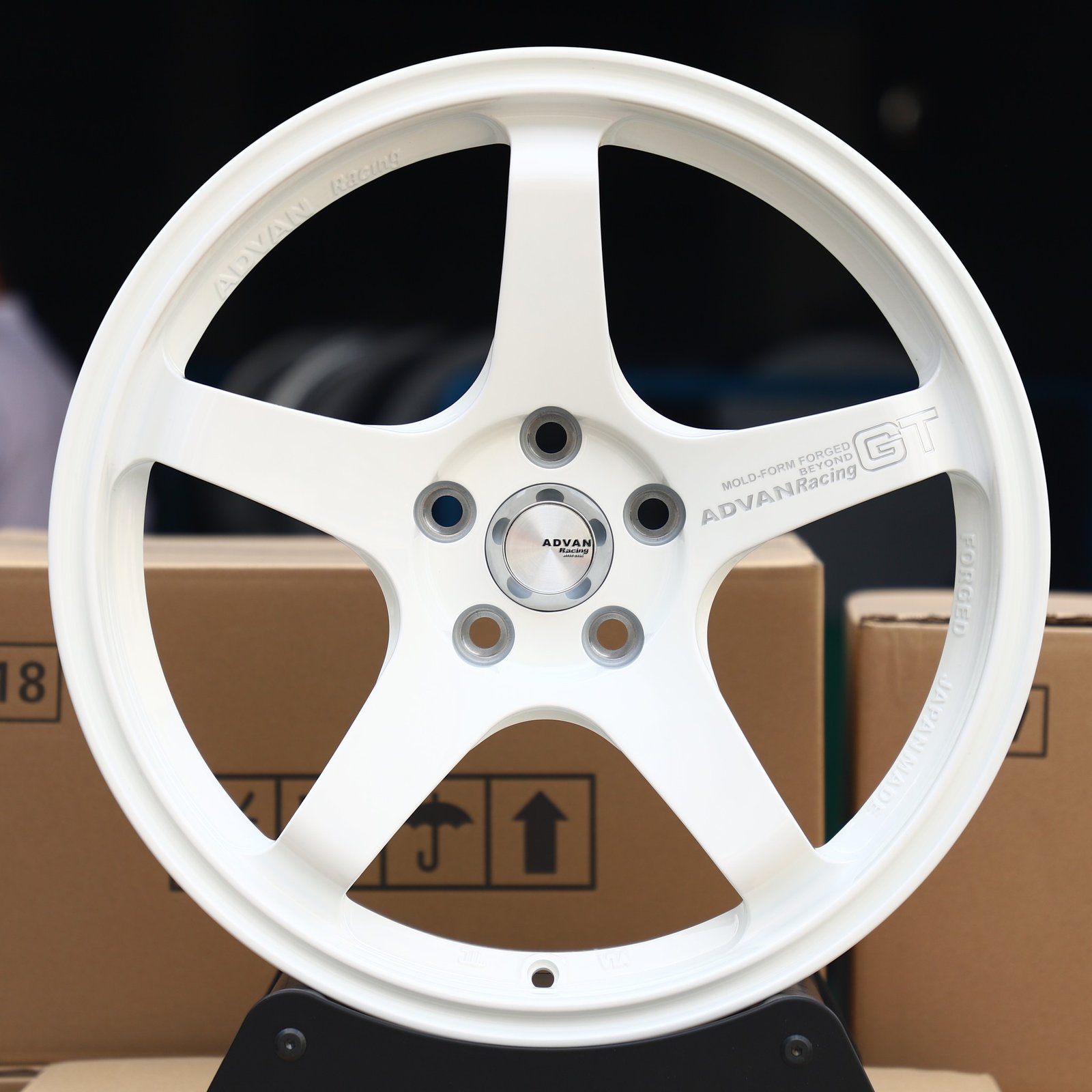 Honda S2000 wheels – Advan Racing Gloss White 5-Spoke, front view