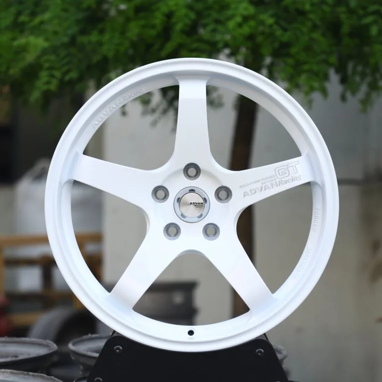 Toyota GR86 wheels – Gloss White 5-Spoke (Advan Racing GT-Style), front view