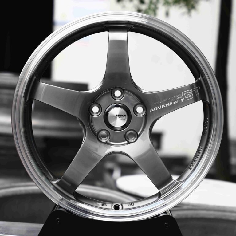 Toyota GR86 wheels – Metallic Gray 5-Spoke (Advan Racing GT-Style), front view