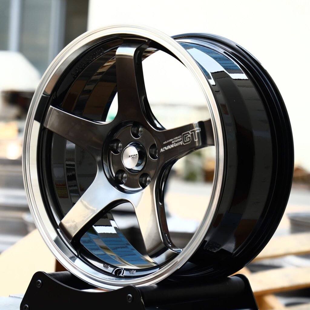 Honda Civic Type R wheels – Metallic Gray 5-Spoke Deep Lip (Advan Racing GT-Style), angled view