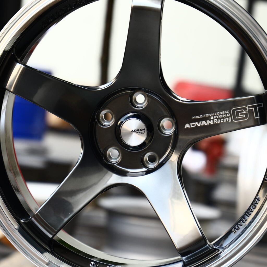 Subaru BRZ wheels – Metallic Gray 5-Spoke Deep Lip (Advan Racing GT-Style), lip and barrel detail