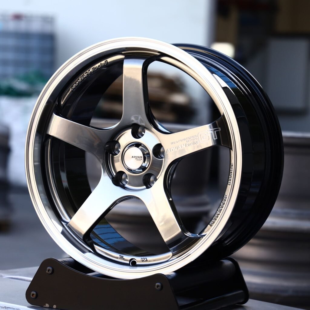 Honda Civic Type R wheels – Metallic Gray 5-Spoke Deep Lip (Advan Racing GT-Style), angled view