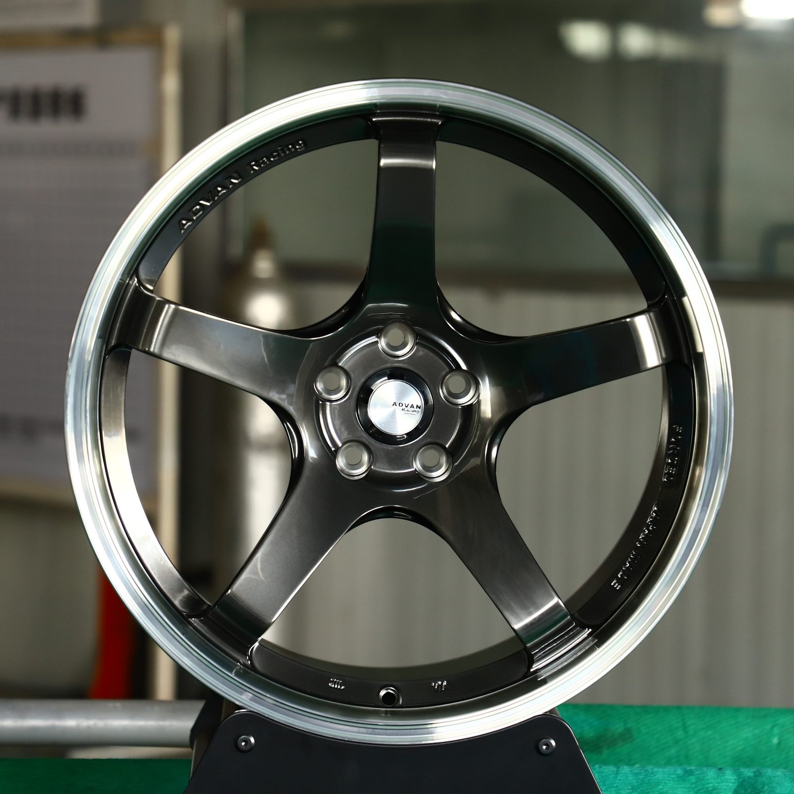 Toyota GR86 wheels – Metallic Gray 5-Spoke Extra Deep Lip Deep Lip (Advan Racing GT-Style), front view